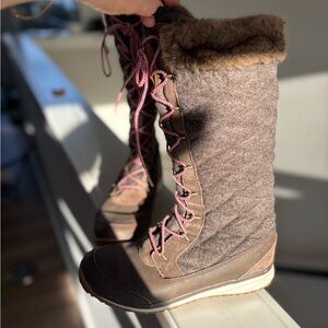 NWOT Salomon Brown and Red Lace Up Boots